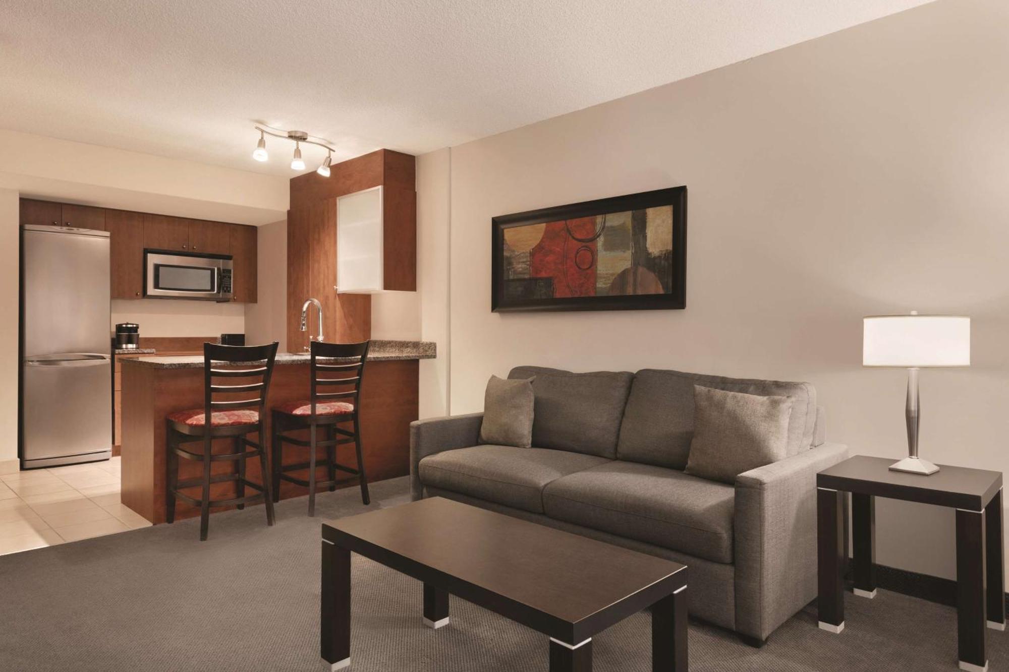 Embassy Suites By Hilton - Montreal Exterior foto