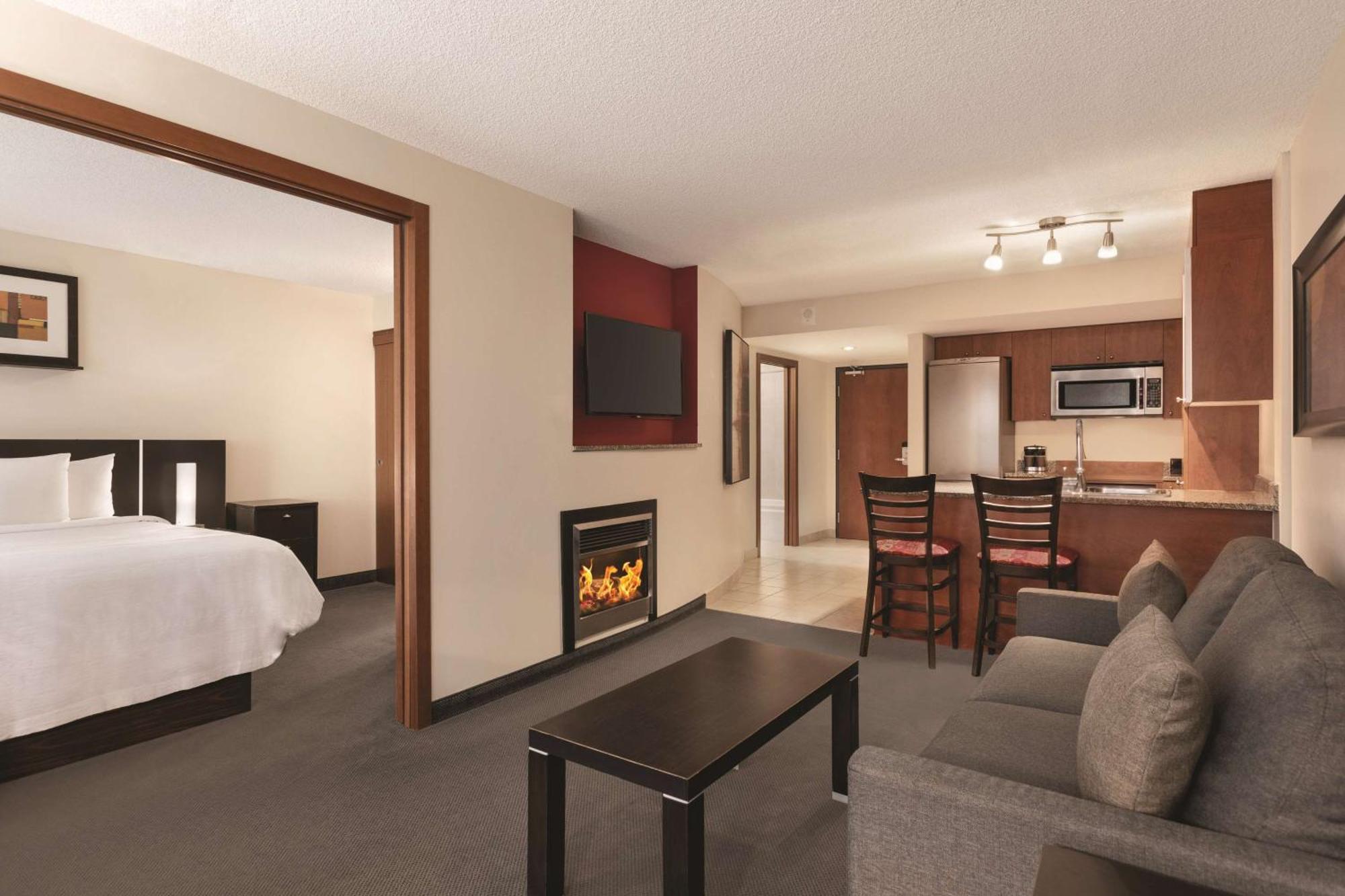 Embassy Suites By Hilton - Montreal Exterior foto