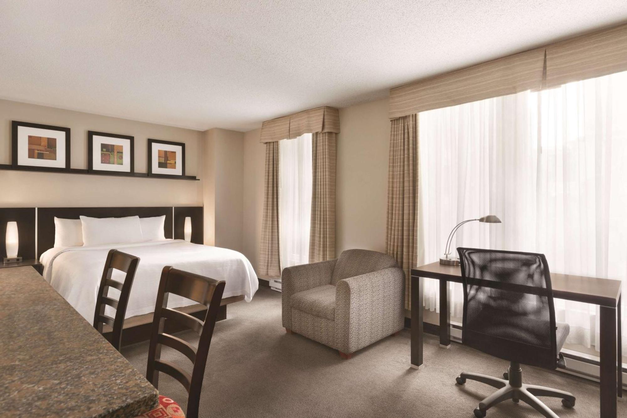 Embassy Suites By Hilton - Montreal Exterior foto